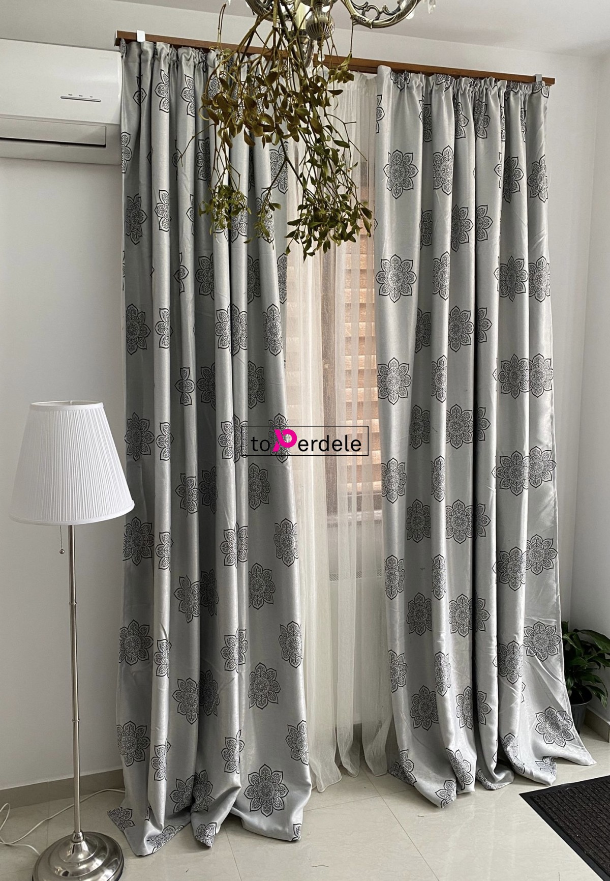 Draperie gri model flori negre imagine 3