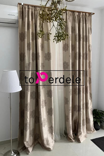 poze Draperie cream model flori maro
