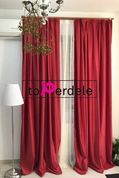 poze Draperii catifea rosie