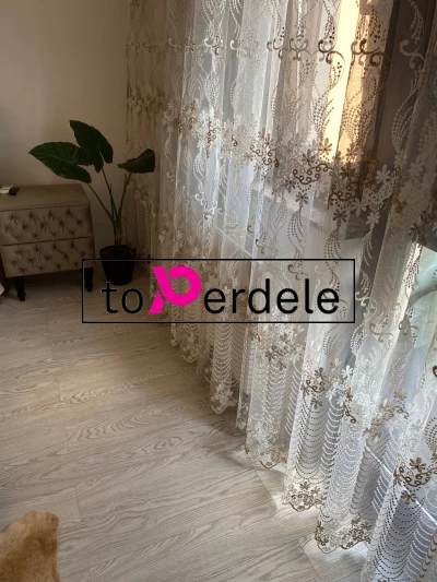 poze Perdea brodata alb, maro model clasic