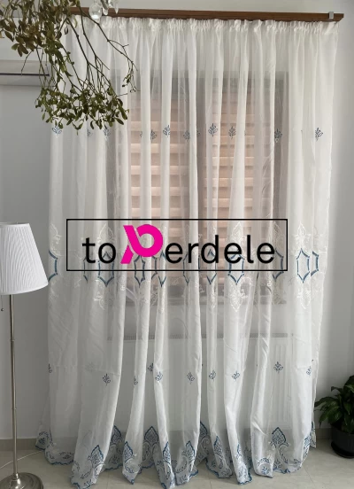 poze Perdea in alba model albastru