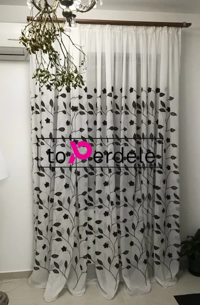 poze Perdea in alba model crengi maro brodate