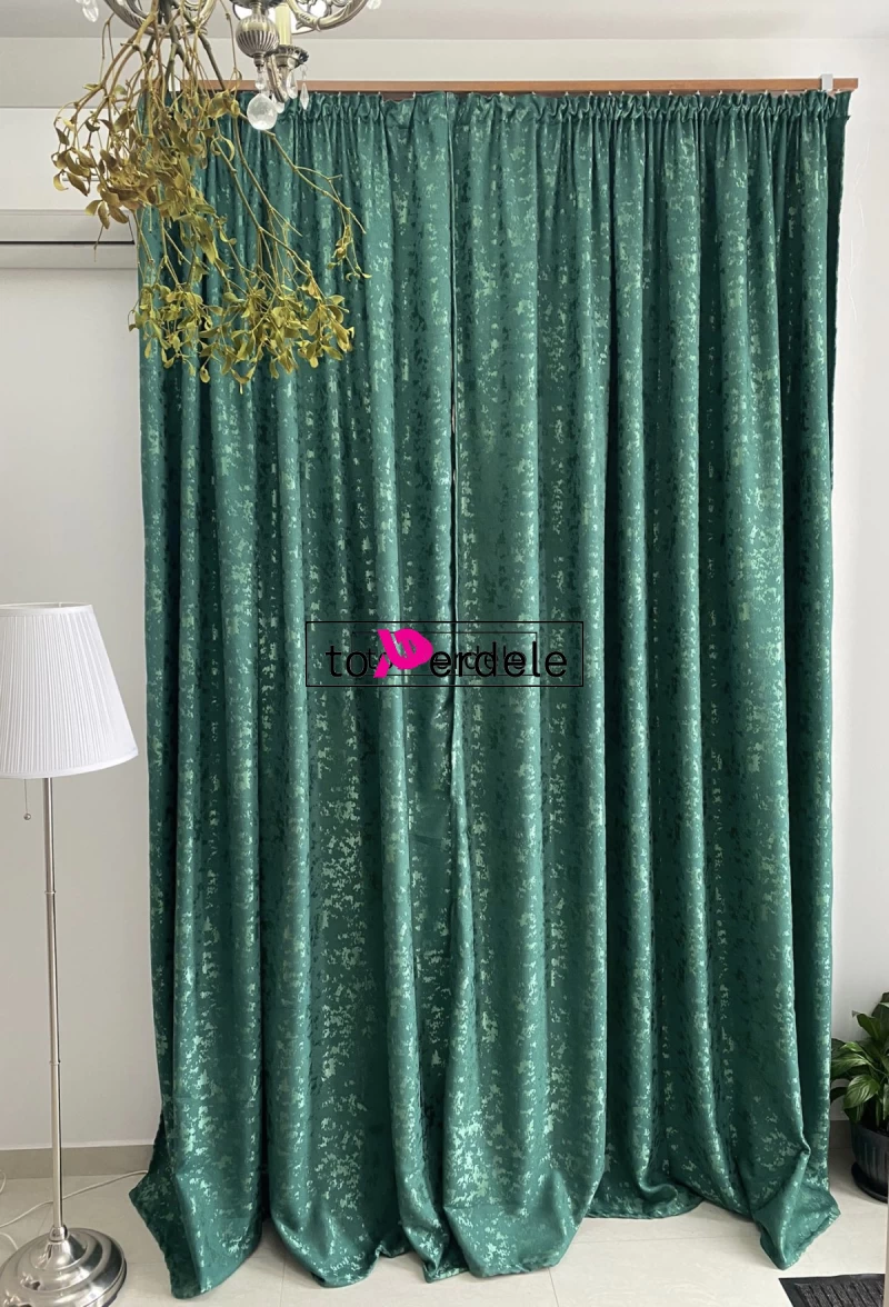 Draperie tafta verde reflexii aurii imagine 4