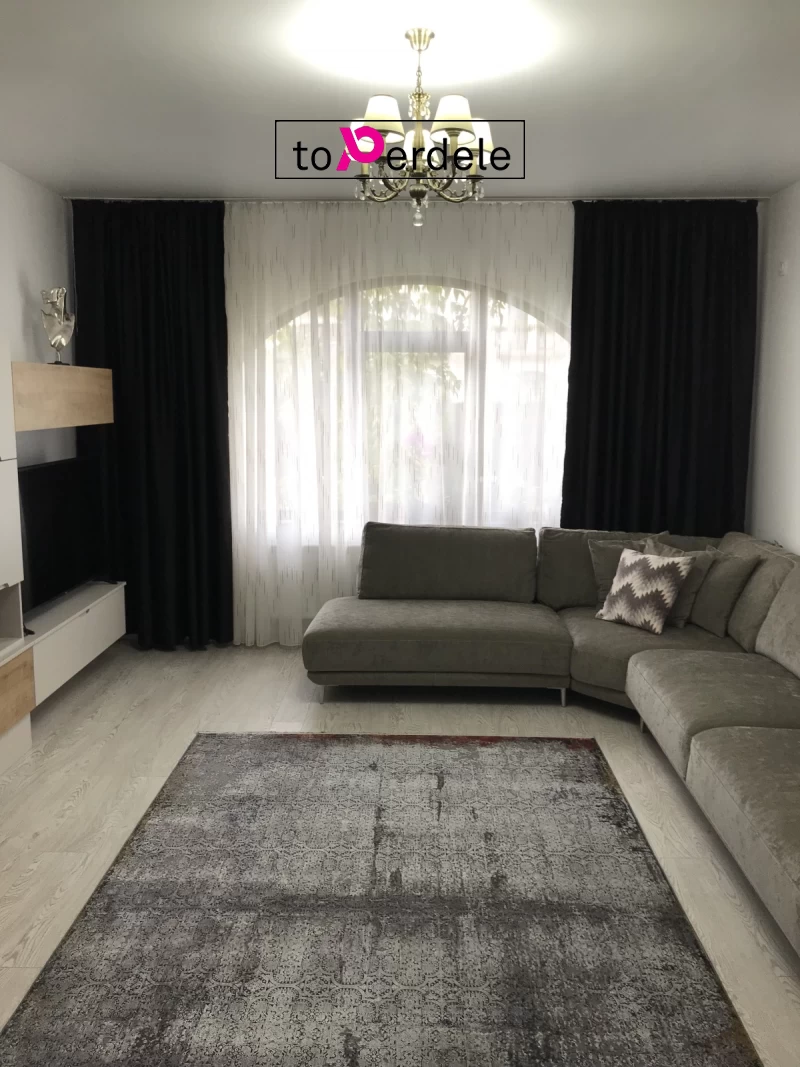 Draperii negre imagine 2