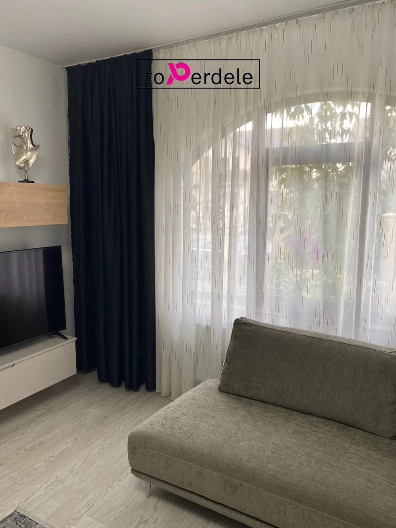 Draperii negre imagine 3
