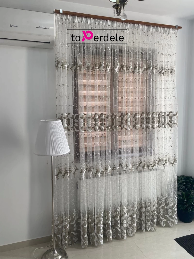 Perdea brodată alb, gri  vintage imagine 3